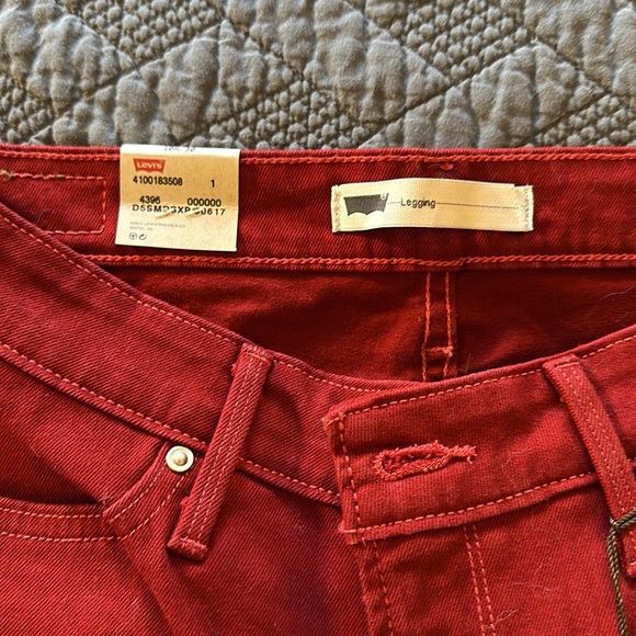 NWT 10 Medium Deep Red Levi’s Jean Leggings - Picture 2 of 7